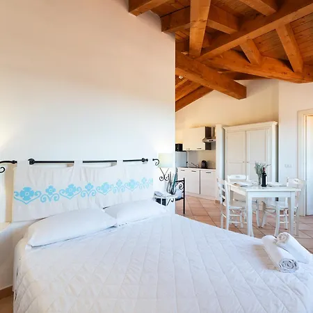 Baia Dei Mirti Vignola Mare